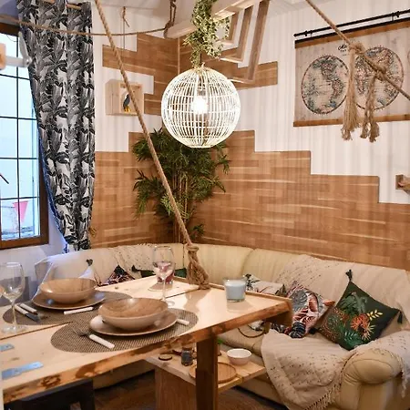 Lägenhet Le Cabanon H24,atypique,cosy,port,plage,wifi,netflix La Seyne-sur-Mer