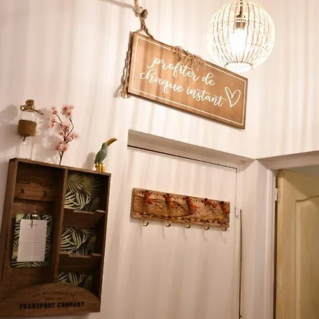 Le Cabanon H24,atypique,cosy,port,plage,wifi,netflix * La Seyne-sur-Mer